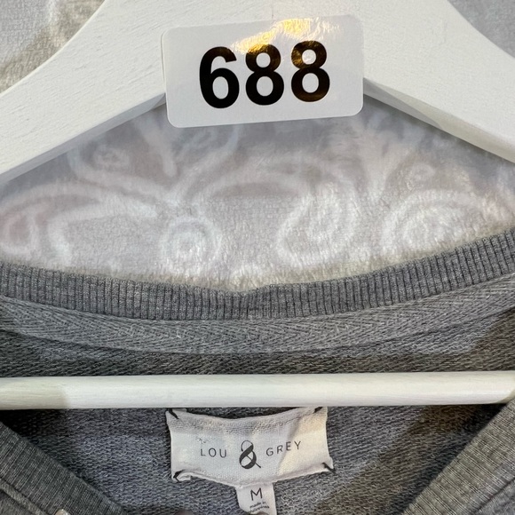 688 LOU & GREY GRAY STRIPE GLORAL PRINT TOP SIZE M MEDIUM CUTE SLEEVES EUC SHIRT - Picture 7 of 10